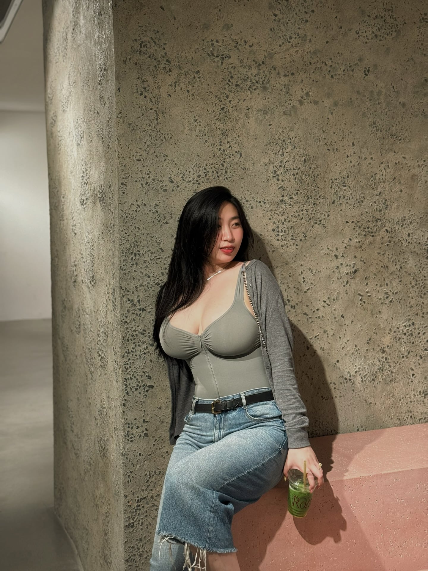 Lam Yen Nhi nude 4