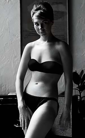 Lannie Balcom nude 4