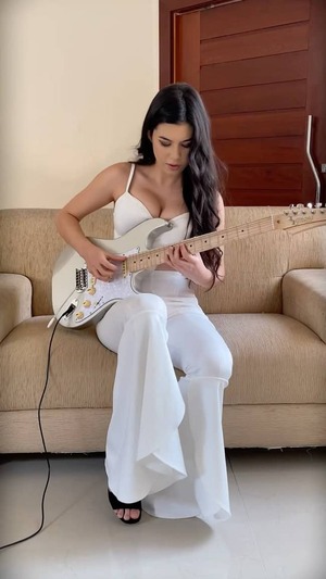 Larissa Liveir nude 8