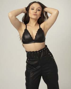 Larissa Manoela nude 6