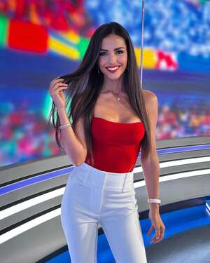 Laura Barriales nude 6