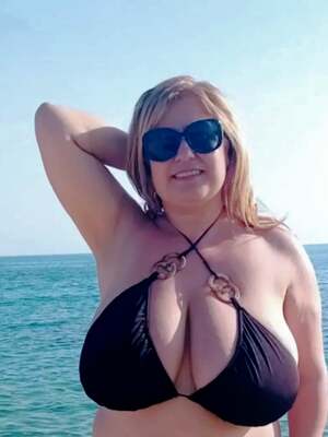 Laura Berry nude 4