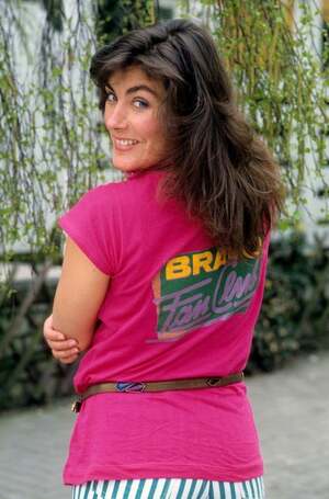 Laura Branigan nude 3