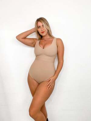 Laura Brioschi nude 4