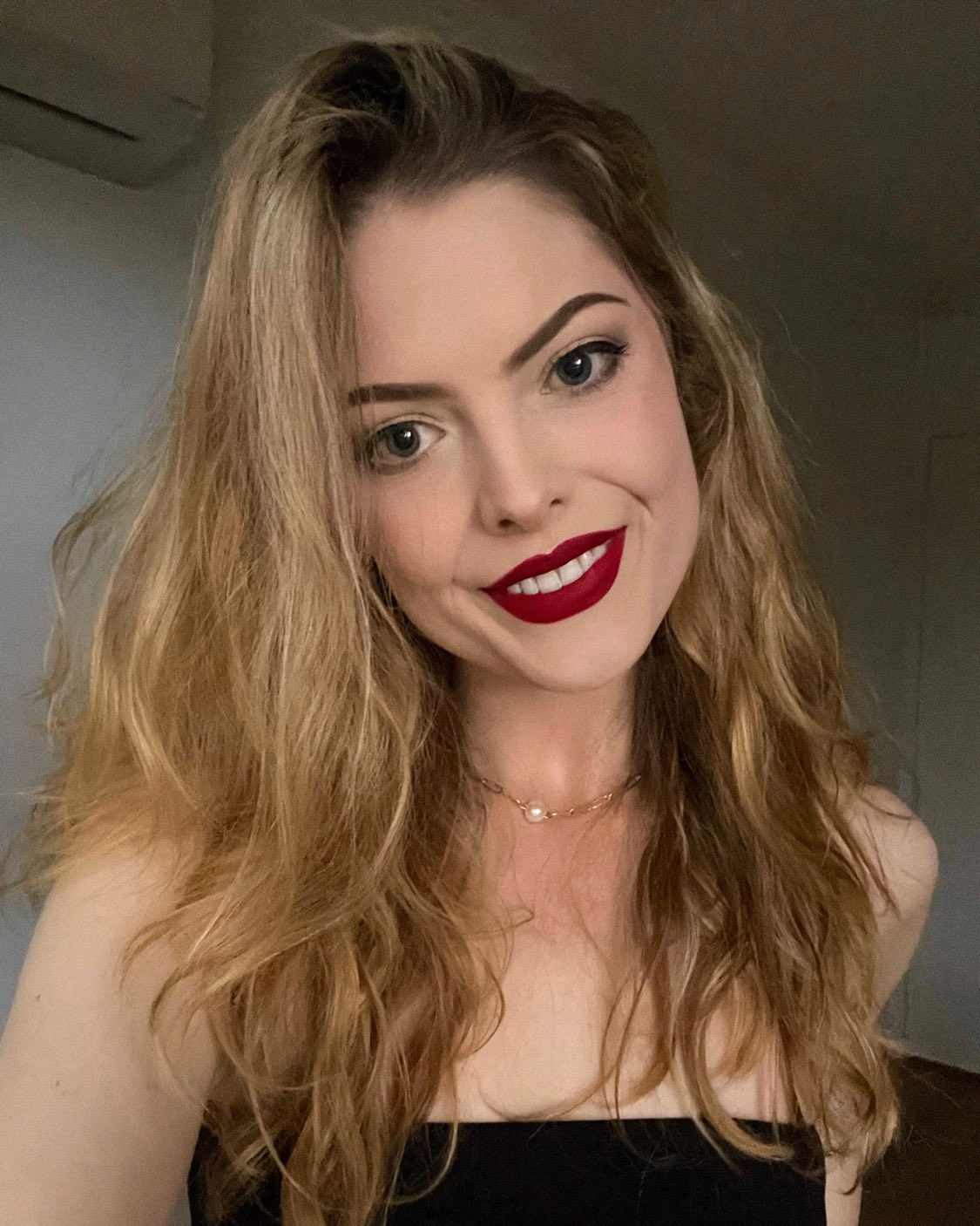 Laura Gilbert nude 12