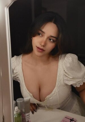 Laura Hayek nude 10