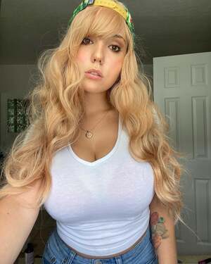 Laura Marie nude 6