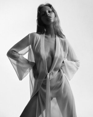 Laura Oganessian nude 12