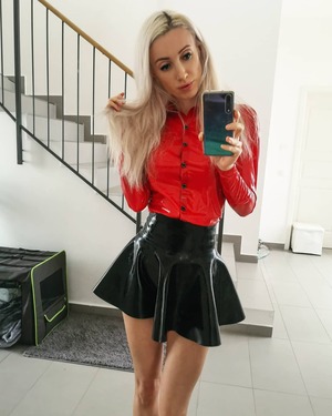 Laura Paradise nude 8