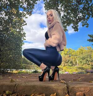Laura Paradise nude 9