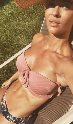 Laura Sanko nude 6