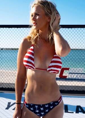 Laura Sanko nude 9
