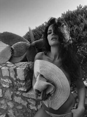 Laura Torrisi nude 9