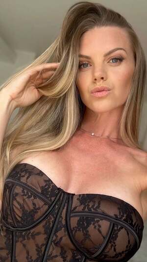 Laure Raccuzo nude 4
