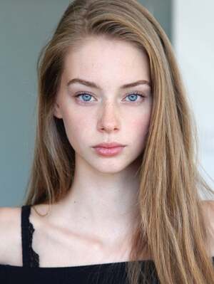 Lauren De Graaf nude 5