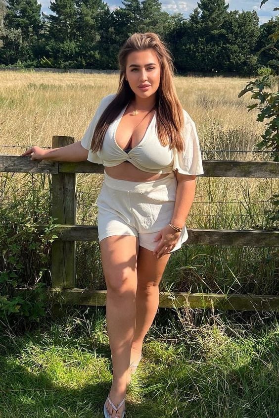 Lauren Goodger nude 10