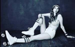 Lauren Lapkus nude 8