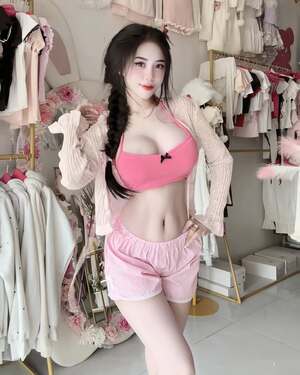 Le Hoai My nude 4