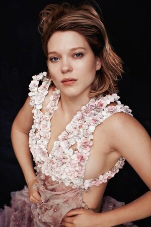 Lea Seydoux nude 10