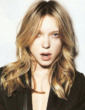 Lea Seydoux nude 12