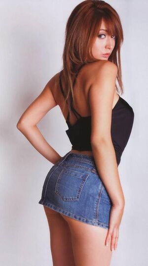 Leah Dizon nude 7