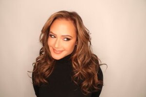 Leah Remini nude 12