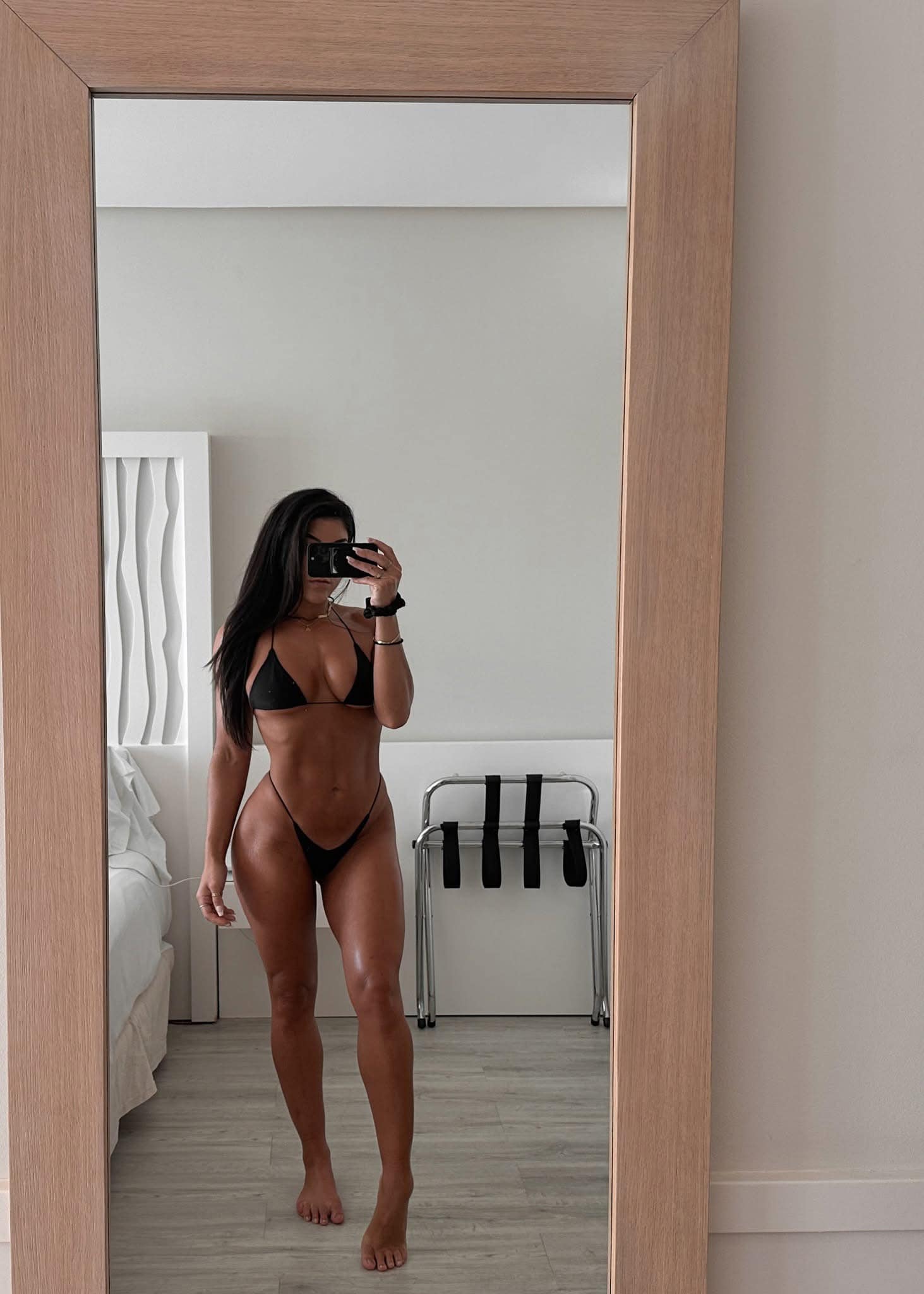 Leah Shutkever nude 6