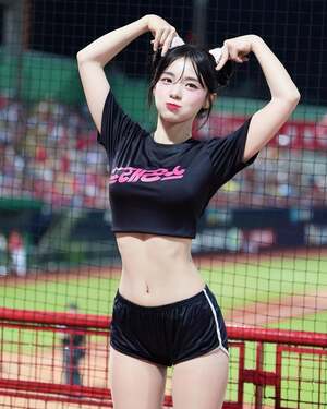 Lee Da-hye nude 8