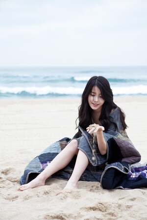 Lee Ji-eun nude 9