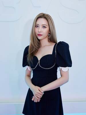 Lee Sun-mi nude 2
