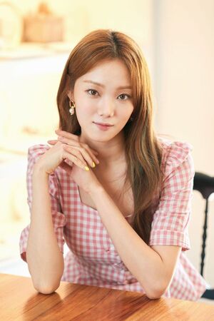 Lee Sung-Kyung nude 6