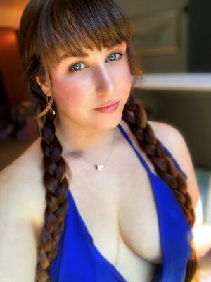 Leia Lovelyn nude 3