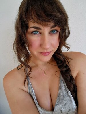 Leia Lovelyn nude 7