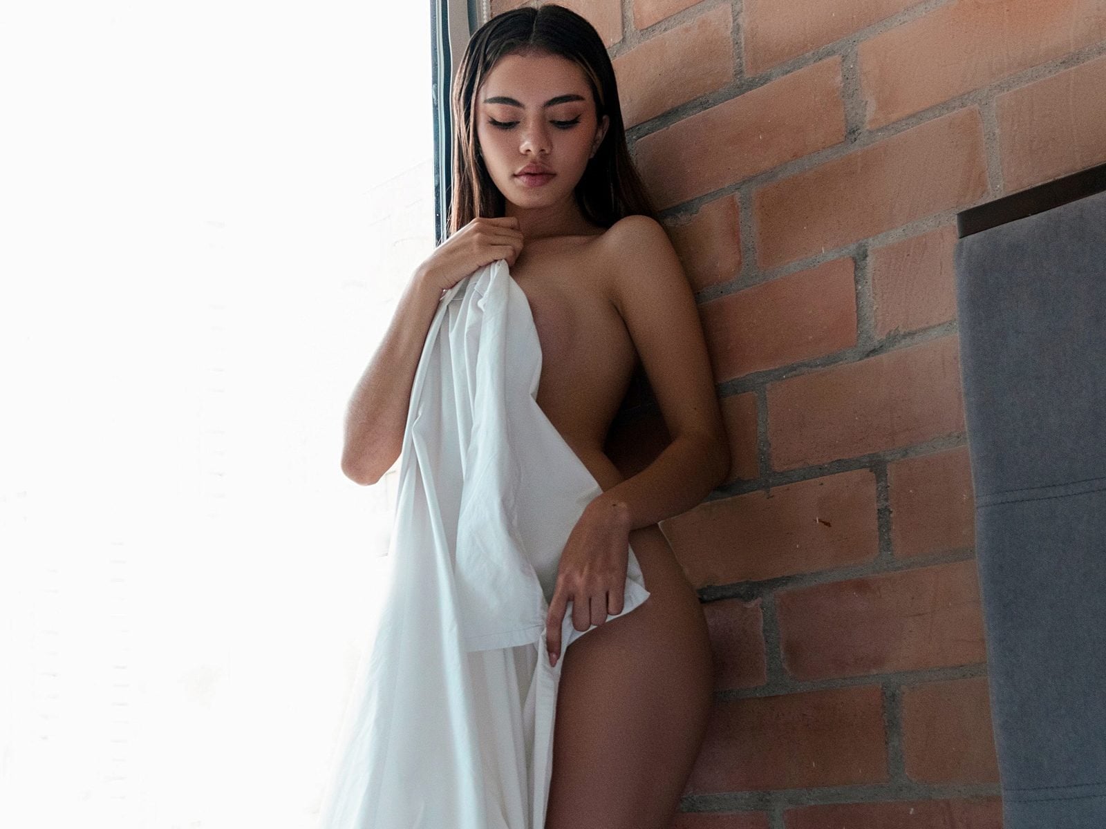 Leiza Thompson nude 9