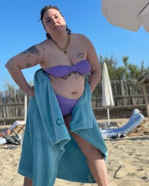 Lena Dunham nude 9