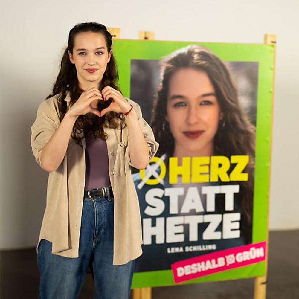 Lena Schilling nude 11