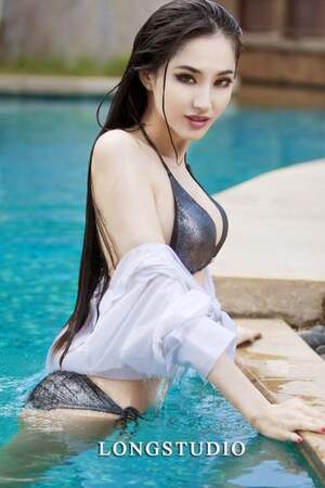 Leni Lan nude 11