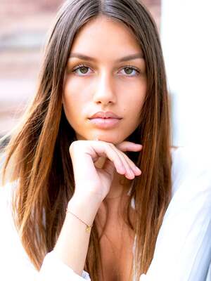 Lente Hugen nude 8