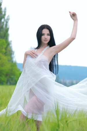 Leona E nude 6