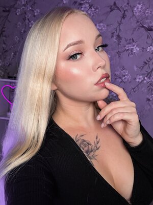 Lesana Mild nude 3