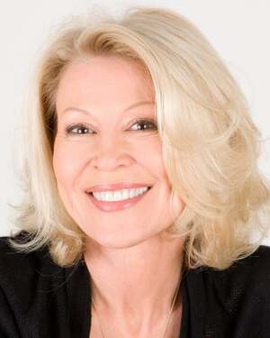 Leslie Easterbrook nude 6