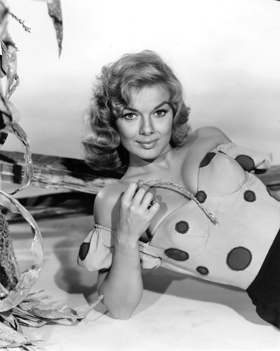 Leslie Parrish nude 5