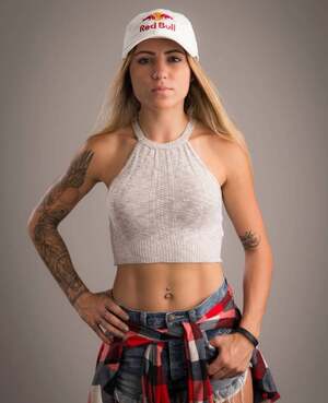 Leticia Bufoni nude 4