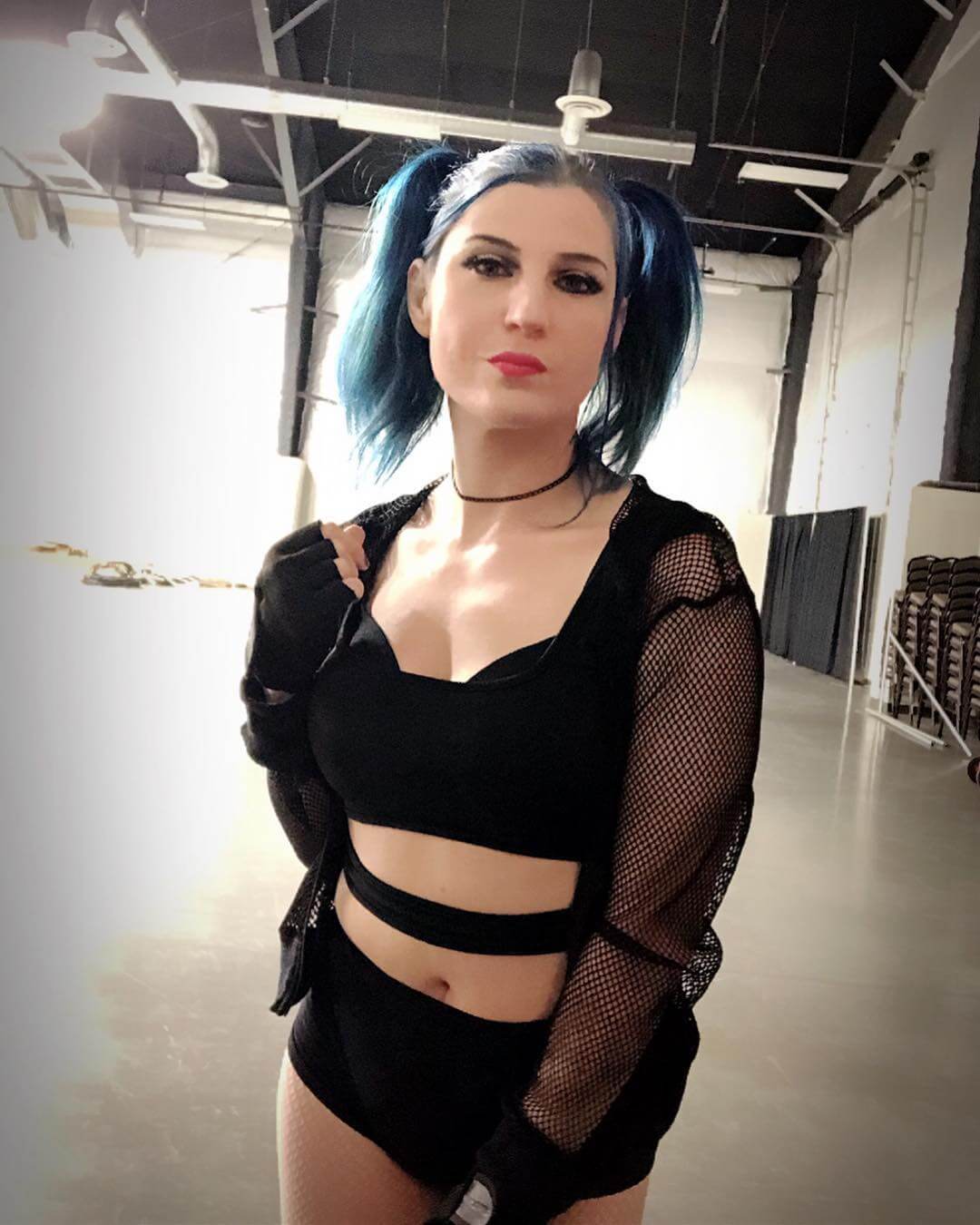 Leva Bates nude 2