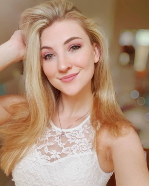Lexie Grace Carlson nude 9