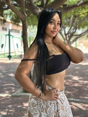 Leyla Johnson nude 8