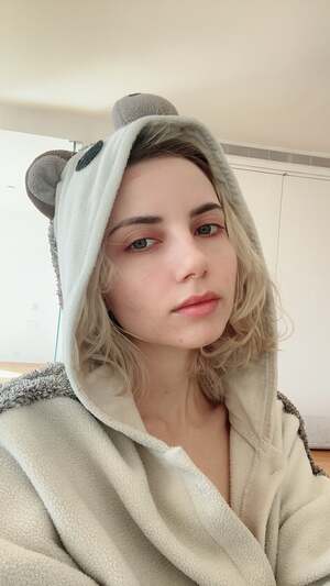 Liara Roux nude 8