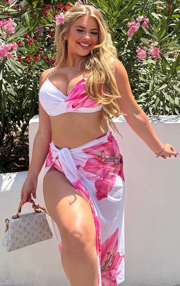 Liberty Poole nude 6