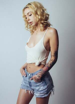 Lil Debbie nude 2