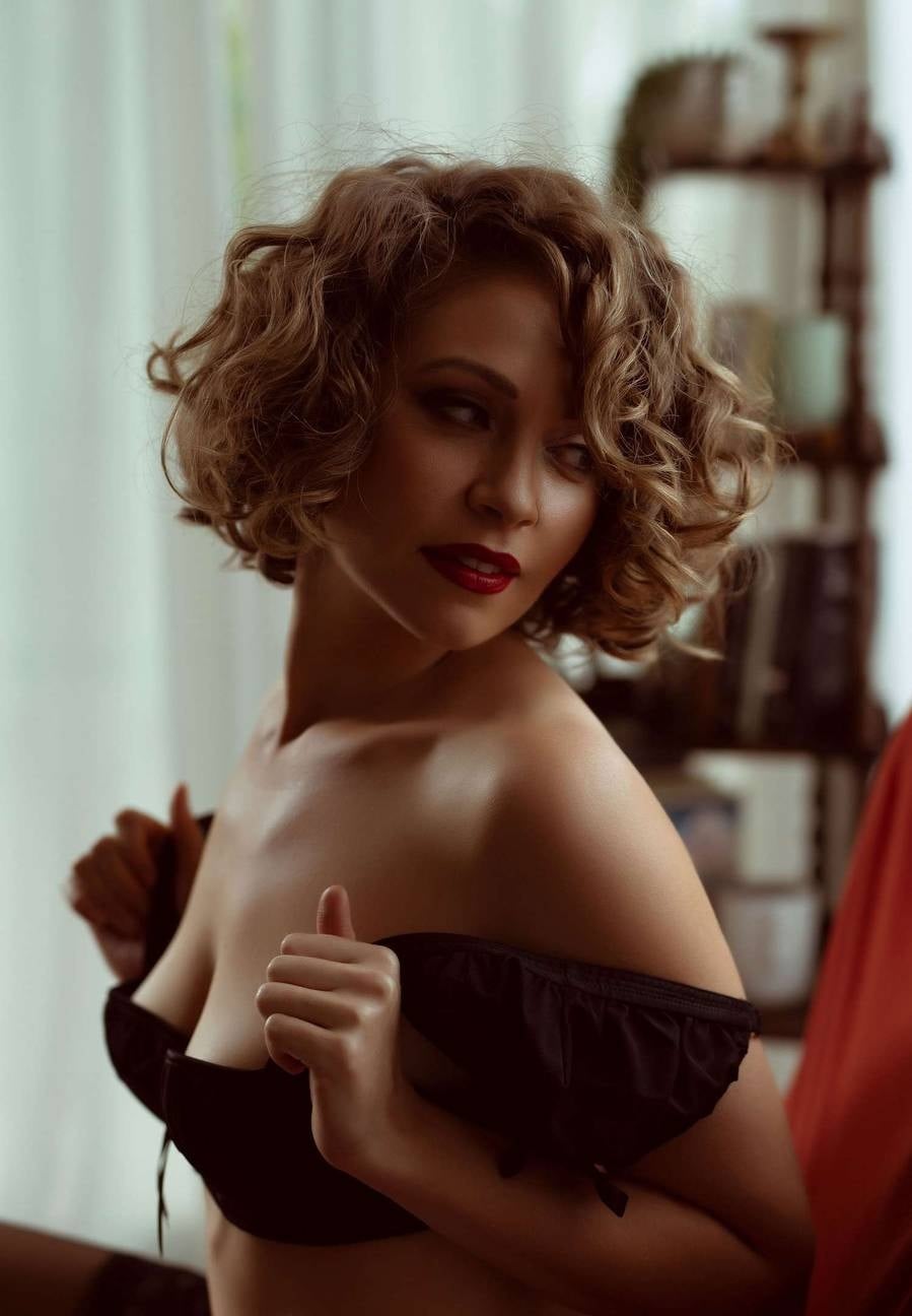 Lila Monroe nude 6